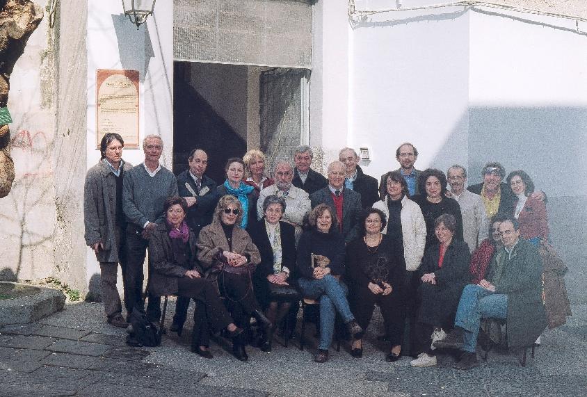 Con i miei colleghi davanti all'ingresso del liceo Vittorio Emanuele II